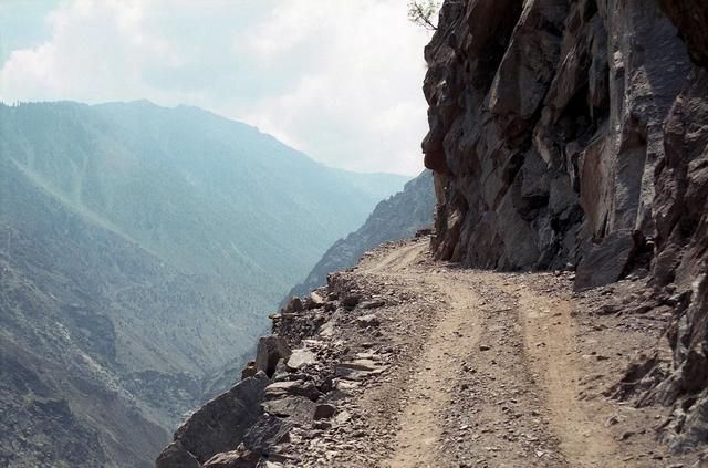 Auto Blog Review Fairy-Meadows-Road Top 10 Most Dangerous Roads in the World