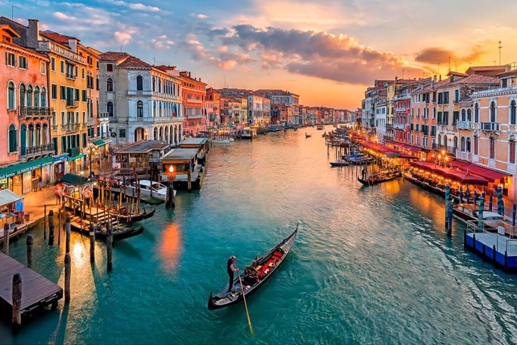 Auto Blog Review Venice-1024x683 10 Most Gorgeous Destinations in the World